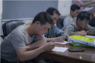 朝陽集團開展行車和有限作業(yè)空間安全操作培訓、道路交通安全培訓